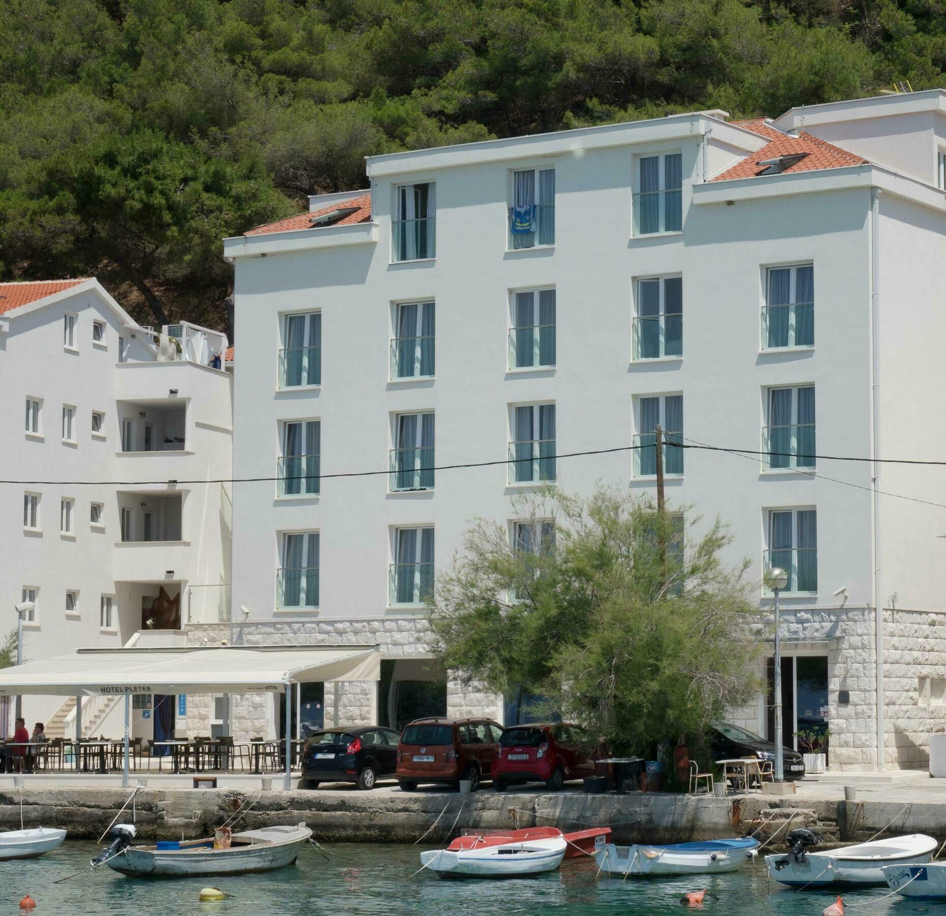 Pleter Hotel